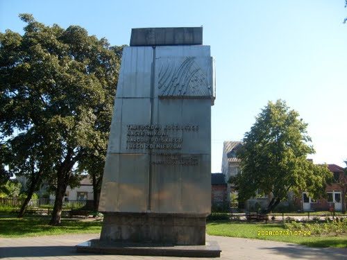 Pomnik poświęcony Tadeuszowi Kościuszce i jego żołnierzom w parku przy rynku